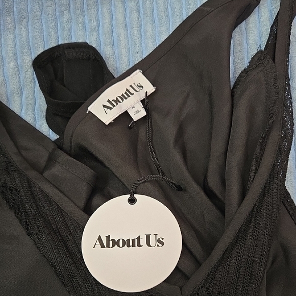 About Us Black Lace Bodysuit Size Medium - Picture 5 of 5